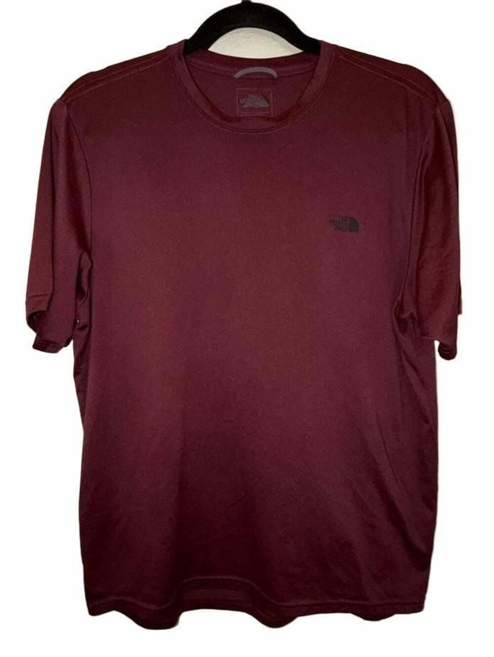 The North Face Men's FlashDry Short Sleeve Crew T-Shirt Maroon
